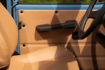 2B-068-Custom-Mercedes-GWagon-ChinaBlue-067167