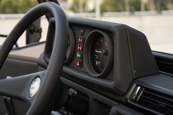 2B-071-Convertible-Mercedes-250GD-MonzaGray-092677