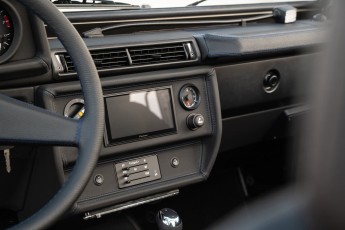 2B-077-Convertible-Mercedes-250GD-MonzaGray-092677