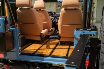 2B-087-Custom-Mercedes-GWagon-ChinaBlue-067167