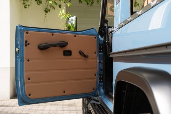 2B-090-Custom-Mercedes-GWagon-ChinaBlue-067167