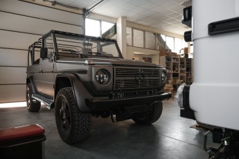 3-001-Convertible-Mercedes-250GD-MonzaGray-092677