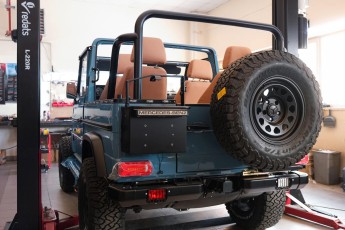 3-002-Custom-Mercedes-GWagon-ChinaBlue-067167