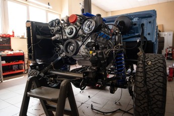 3-020-Custom-Mercedes-GWagon-ChinaBlue-067167