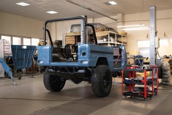 3-034-Custom-Mercedes-GWagon-ChinaBlue-067167
