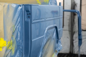 3-040-Custom-Mercedes-GWagon-ChinaBlue-067167
