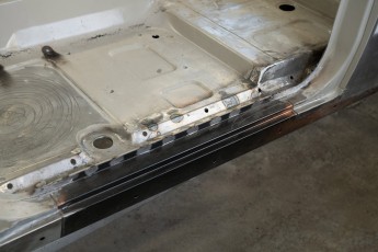 3-091-Convertible-Mercedes-250GD-MonzaGray-092677