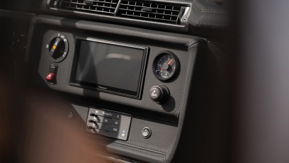 1-007-Custom-Mercedes-GWagon-PolarWhite-070800