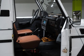 2A-007-Custom-Mercedes-GWagon-PolarWhite-070800