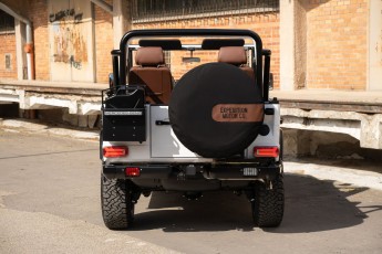 2B-013-Custom-Mercedes-GWagon-PolarWhite-070800