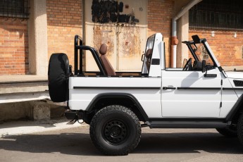 2B-022-Custom-Mercedes-GWagon-PolarWhite-070800