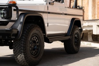 2B-027-Custom-Mercedes-GWagon-PolarWhite-070800