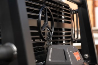 2B-061-Custom-Mercedes-GWagon-PolarWhite-070800
