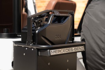 2B-068-Custom-Mercedes-GWagon-PolarWhite-070800