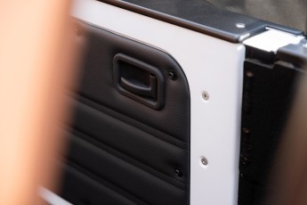 2B-072-Custom-Mercedes-GWagon-PolarWhite-070800