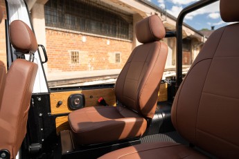2B-073-Custom-Mercedes-GWagon-PolarWhite-070800