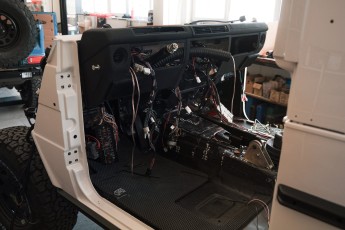 3-036-Custom-Mercedes-GWagon-PolarWhite-070800