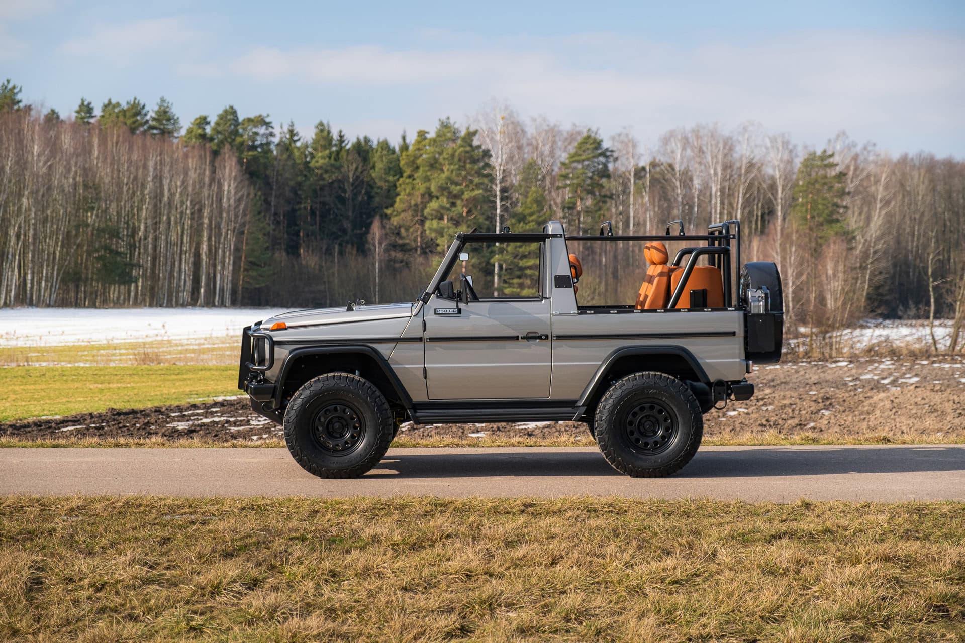 Mercedes-Benz 250GD Wolf